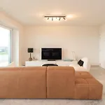 Wellington Waves Modern In * Ostend