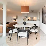 Wellington Waves Modern In * Ostend