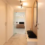 Wellington Waves Modern In Apartment *