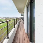 Wellington Waves Modern In * オステンド